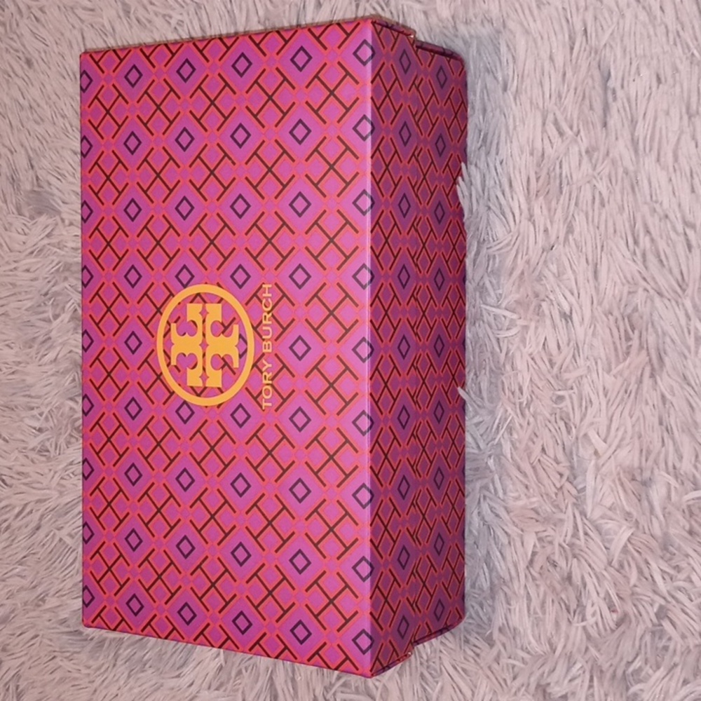 Tory Burch shoe box
